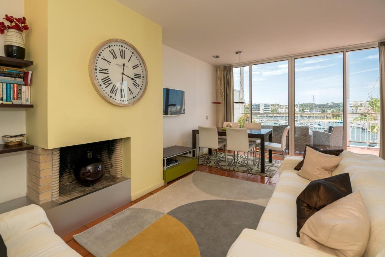 Stunning 2-Bed Penthouse In Lagos 250M From Beach Kültér fotó